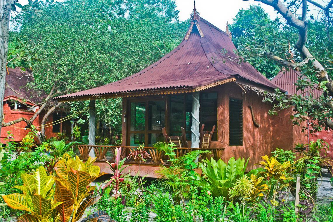 Bamboo Bungalows Koh Phayam Dış mekan fotoğraf